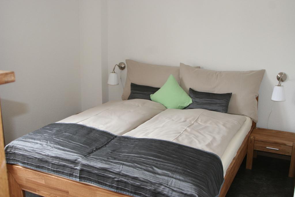 Hotel Garni Frohsinn Uttwil Room photo